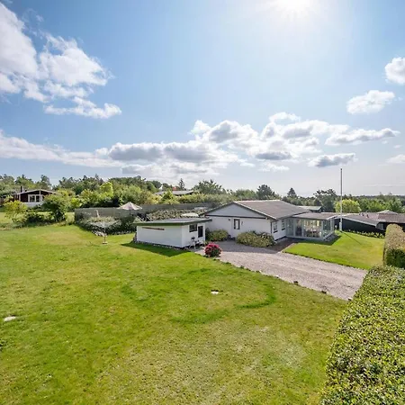 3 Bedroom Awesome In Feriehus