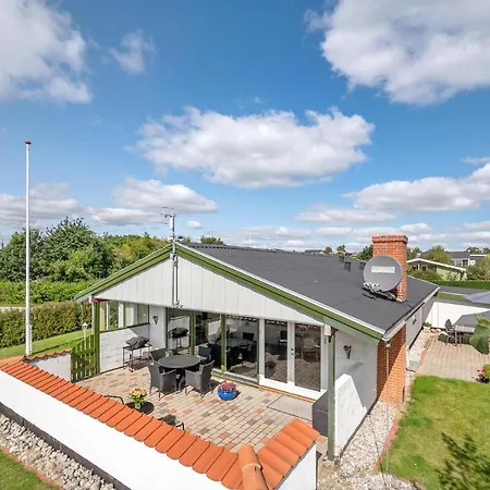 Beautiful In With House A Panoramic View *
